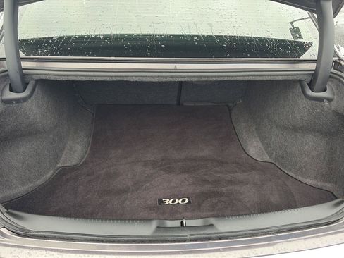 Used 2017 Chrysler 300 C RWD image 15