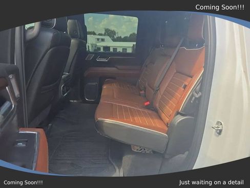 Used 2024 GMC Sierra 3500 Denali Ultimate AWD/4WD image 9