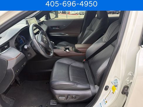 Used 2021 Toyota Venza XLE w/ Softex Package AWD/4WD image 10