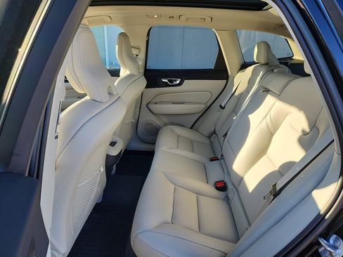 Certified 2023 Volvo XC60 B5 Plus w/ Climate Package image 10