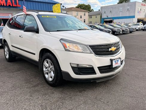 Used 2013 Chevrolet Traverse LS AWD/4WD image 2