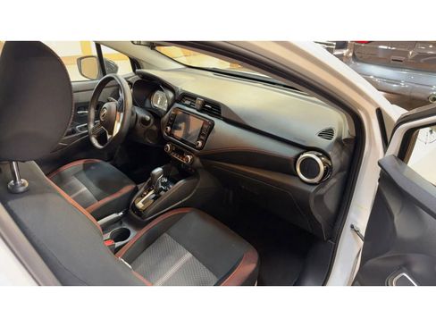 Used 2024 Nissan Versa SR image 19