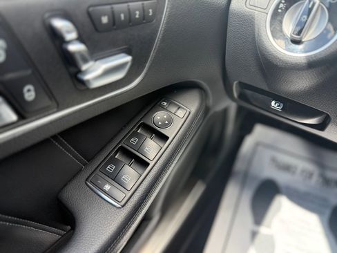 Used 2014 Mercedes-Benz E 350 4MATIC Sedan image 25