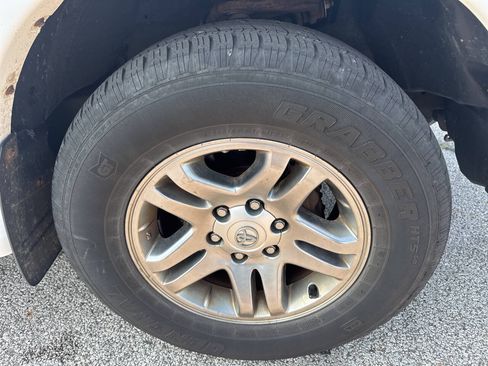 Used 2007 Toyota Sequoia SR5 AWD/4WD image 28