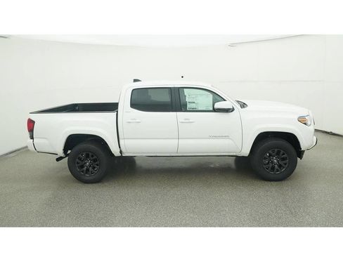 Used 2023 Toyota Tacoma SR5 w/ Technology Package RWD image 14