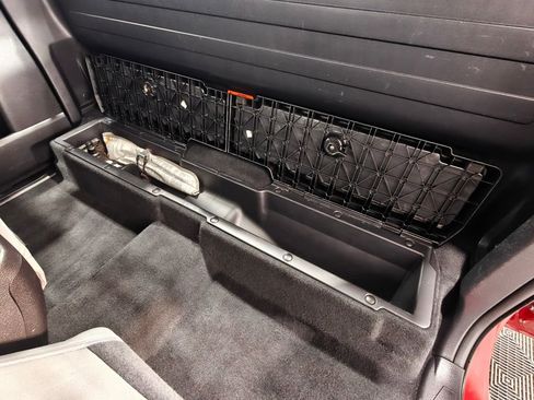 Used 2016 Toyota Tacoma SR image 27