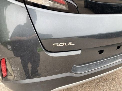 Used 2023 Kia Soul EX FWD image 8