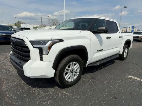 Used 2024 Toyota Tundra SR5 AWD/4WD image 4