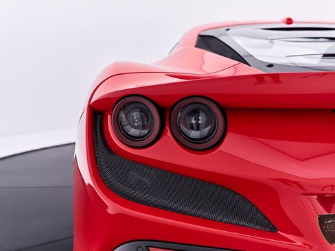 Used 2022 Ferrari F8 Tributo RWD image 29