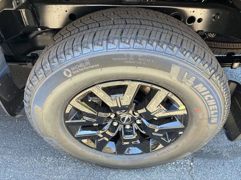 New 2026 Nissan Frontier SV w/ SV Convenience Package AWD/4WD image 11