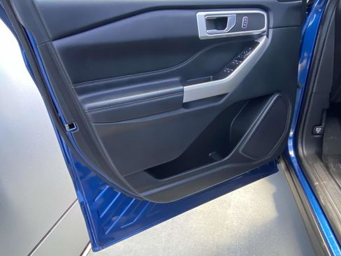 Used 2022 Ford Explorer XLT w/ Equipment Group 202A image 18