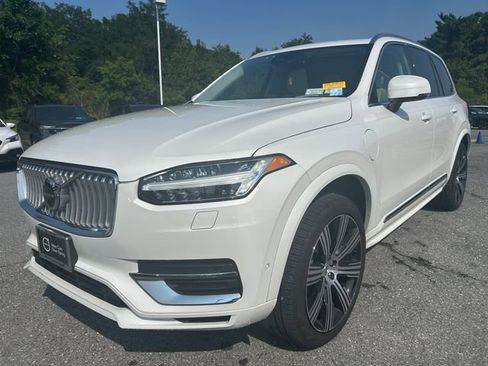 Certified 2025 Volvo XC90 T8 Plus w/ Protection Package Premier AWD/4WD image 1