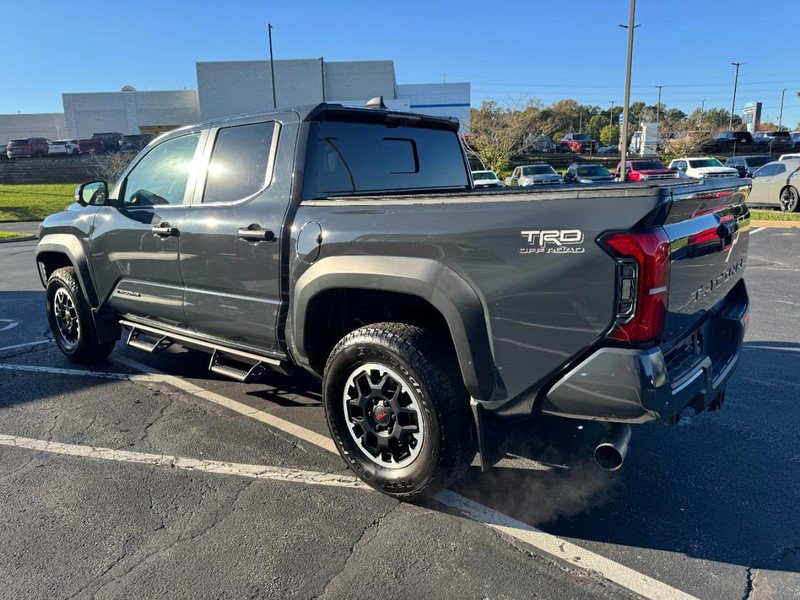 Used 2024 Toyota Tacoma TRD Off-Road w/ TRD Off Road Premium Package AWD/4WD image 5