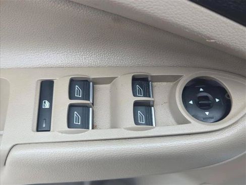 Used 2017 Ford Escape Titanium FWD image 10