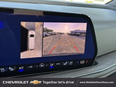 New 2026 Chevrolet Suburban Premier AWD/4WD image 18