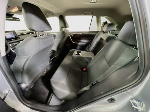 Used 2021 Toyota RAV4 LE AWD/4WD image 22