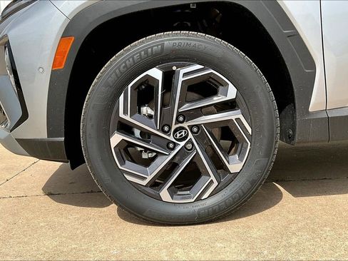 Used 2025 Hyundai Tucson Limited image 20