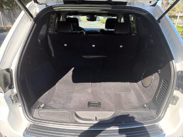 Used 2020 Jeep Grand Cherokee Limited w/ Luxury Group II RWD image 19