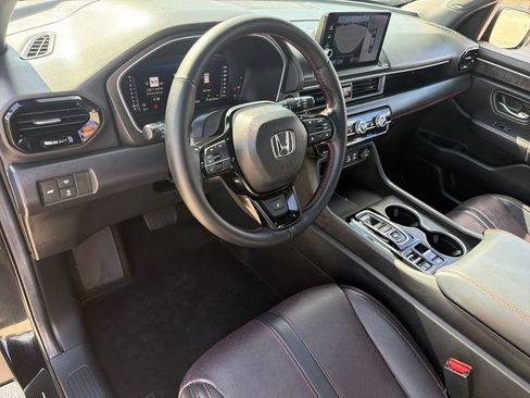 Used 2025 Honda Pilot Black Edition image 8