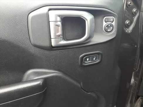 Used 2019 Jeep Wrangler Unlimited Sport S image 23