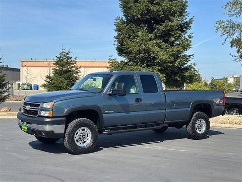 Used 2006 Chevrolet Silverado 3500 LT w/ Skid Plate Package AWD/4WD image 3