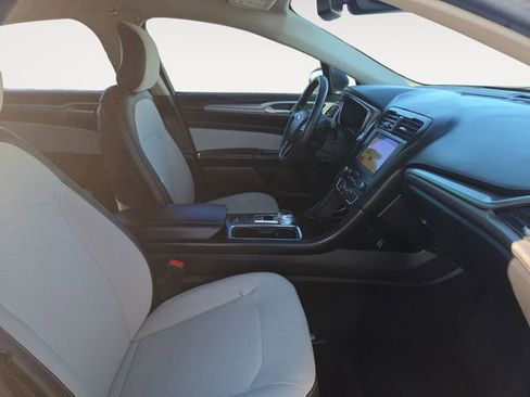 Used 2019 Ford Fusion SE w/ Equipment Group 151A image 15