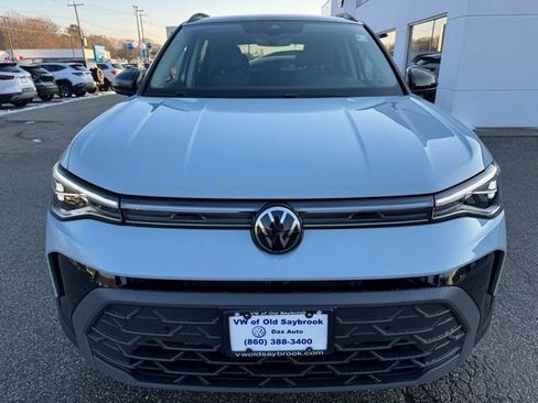 New 2026 Volkswagen Taos SE image 2