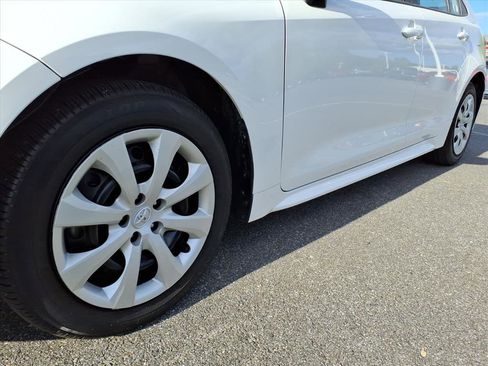 Certified 2025 Toyota Corolla LE FWD image 9