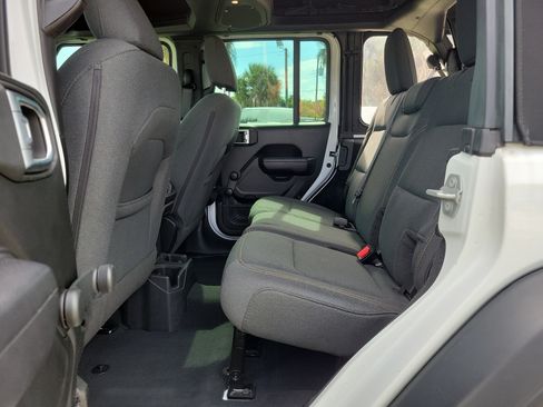 Used 2024 Jeep Wrangler Unlimited Sport AWD/4WD image 7