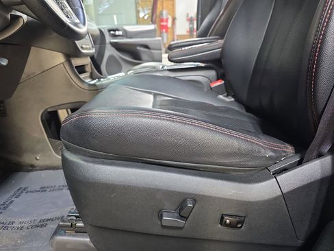 Used 2017 Dodge Grand Caravan GT FWD image 29