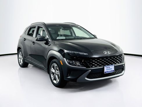 Used 2023 Hyundai Kona SEL image 3