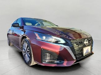 Used 2025 Nissan Altima 2.5 SV video 1
