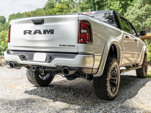Used 2025 RAM 1500 Big Horn AWD/4WD image 8