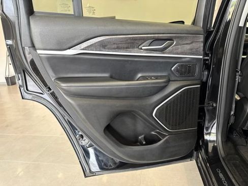 Used 2022 Jeep Grand Cherokee Limited AWD/4WD image 38