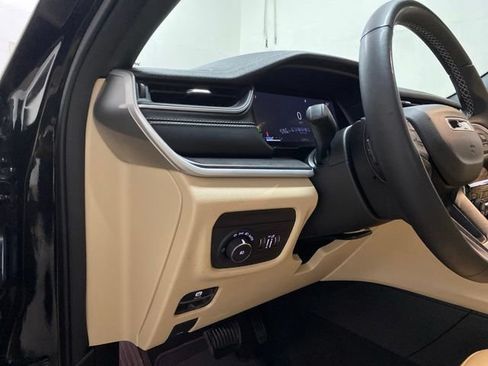Used 2024 Jeep Grand Cherokee L Limited AWD/4WD image 17