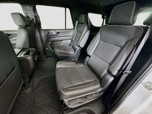 Used 2025 Chevrolet Tahoe Premier AWD/4WD image 24