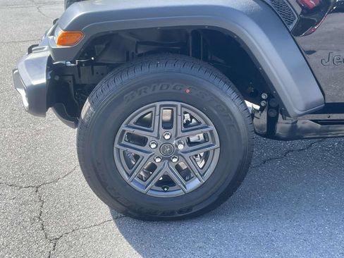 New 2026 Jeep Gladiator Sport AWD/4WD image 11