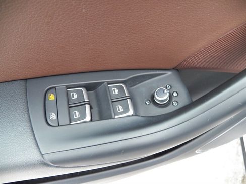 Used 2018 Audi Q3 2.0T Premium Plus w/ Premium Plus Package image 16