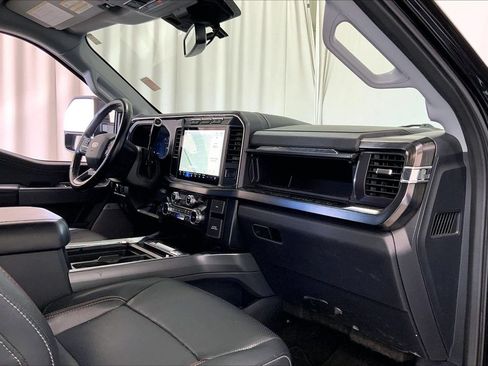 Used 2023 Ford F250 Lariat w/ Sport Appearance Package AWD/4WD image 28