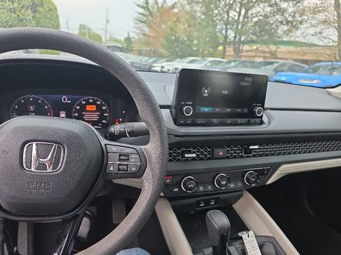Used 2025 Honda Accord SE image 22