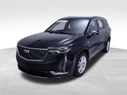 Used 2024 Cadillac XT6 Luxury w/ LPO, Floor Liner Package FWD image 4