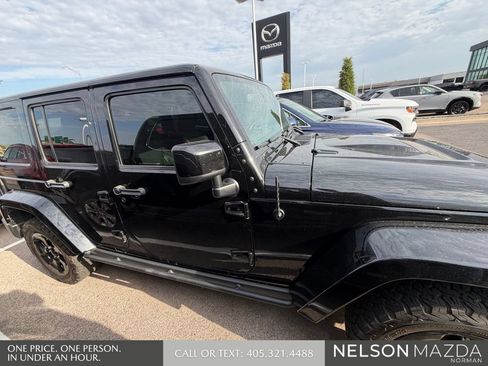 Used 2015 Jeep Wrangler Unlimited Sahara AWD/4WD image 5