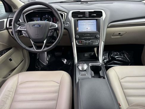 Used 2019 Ford Fusion SEL image 29