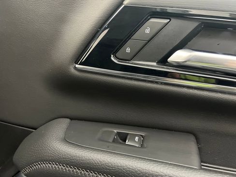 Used 2025 GMC Yukon Denali image 27