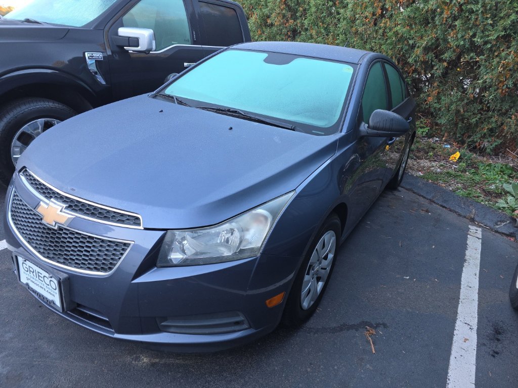 Used 2013 Chevrolet Cruze LS FWD image 3