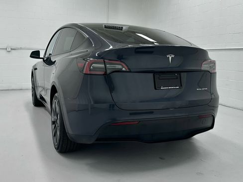 Used 2025 Tesla Model Y Long Range image 8