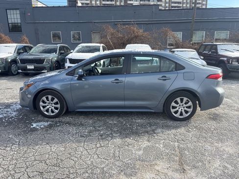 Used 2023 Toyota Corolla LE image 6