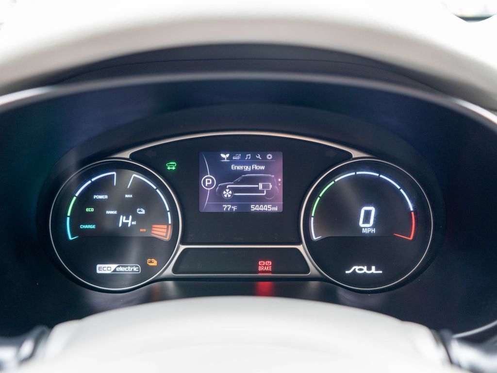 Used 2016 Kia Soul EV + FWD image 21