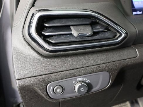 Used 2022 Chevrolet Bolt EUV LT w/ Driver Confidence Package image 23