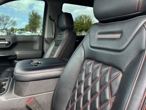 Used 2021 GMC Sierra 1500 SLT w/ SLT Premium Plus Package image 17